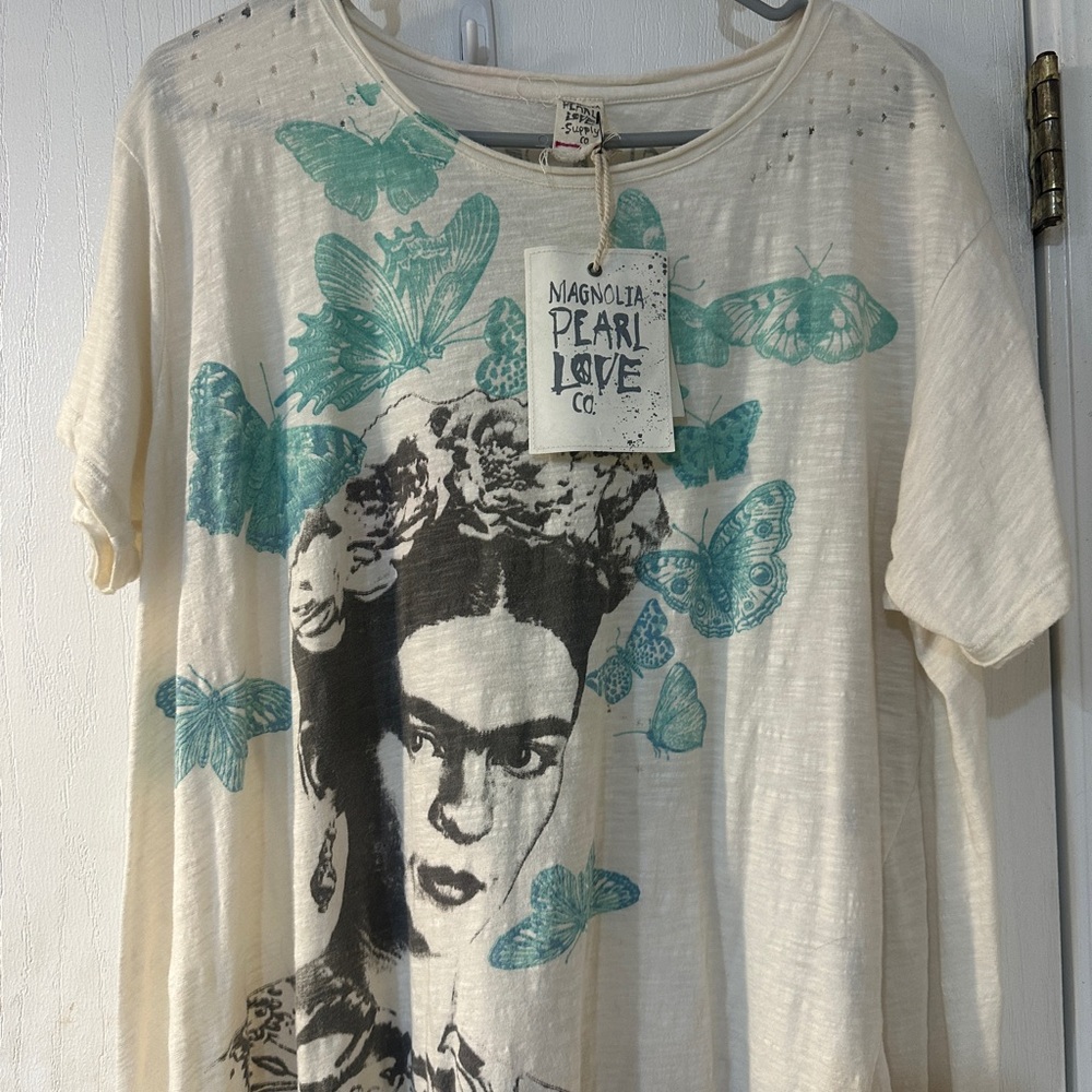Magnolia Pearl Short-Sleeve Tee  Dress with Teal Butterfly and Black Portrait